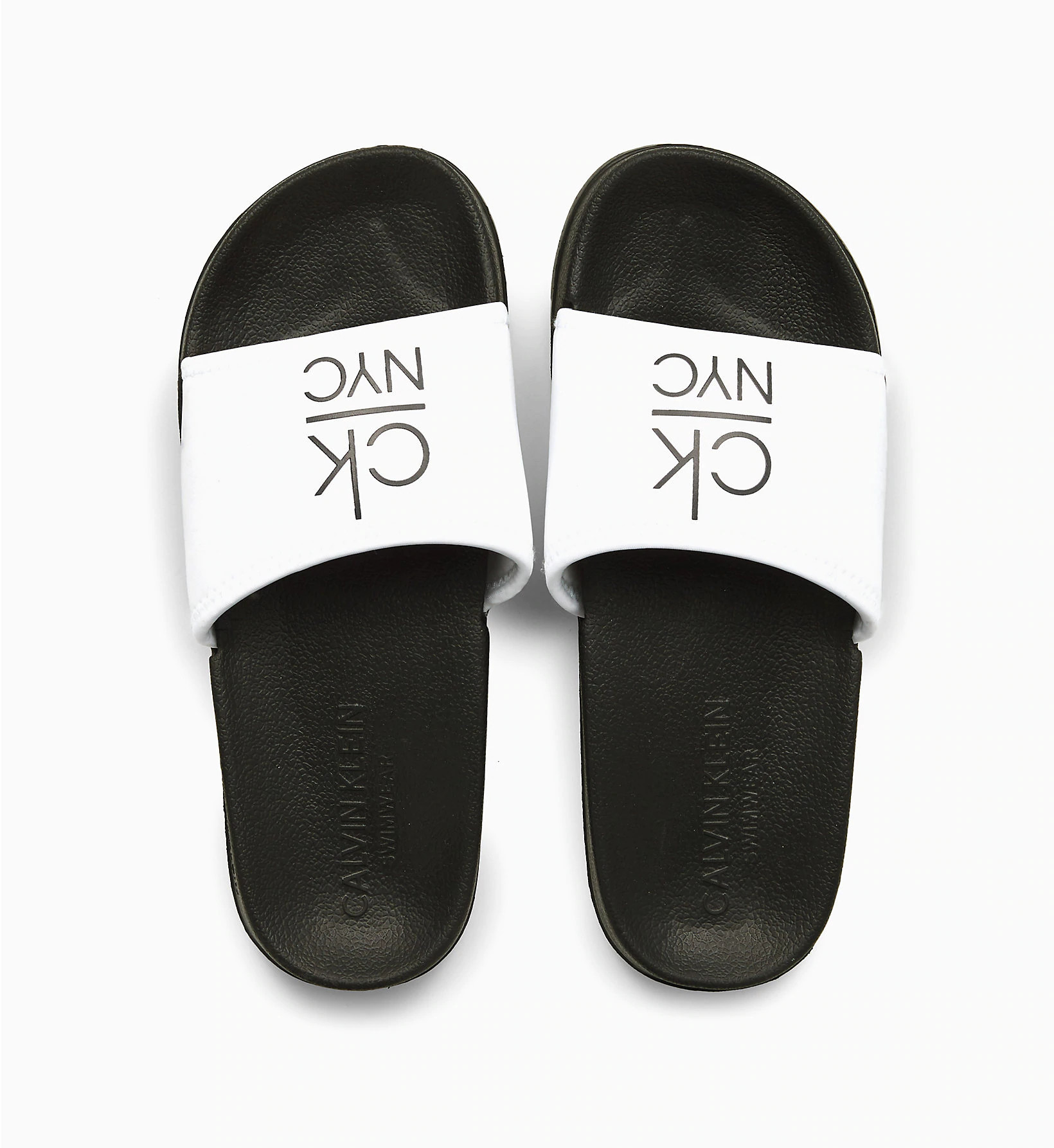 Pantofle KW0KW01054-YCD černobílá - Calvin Klein 39/40 černá-bílá