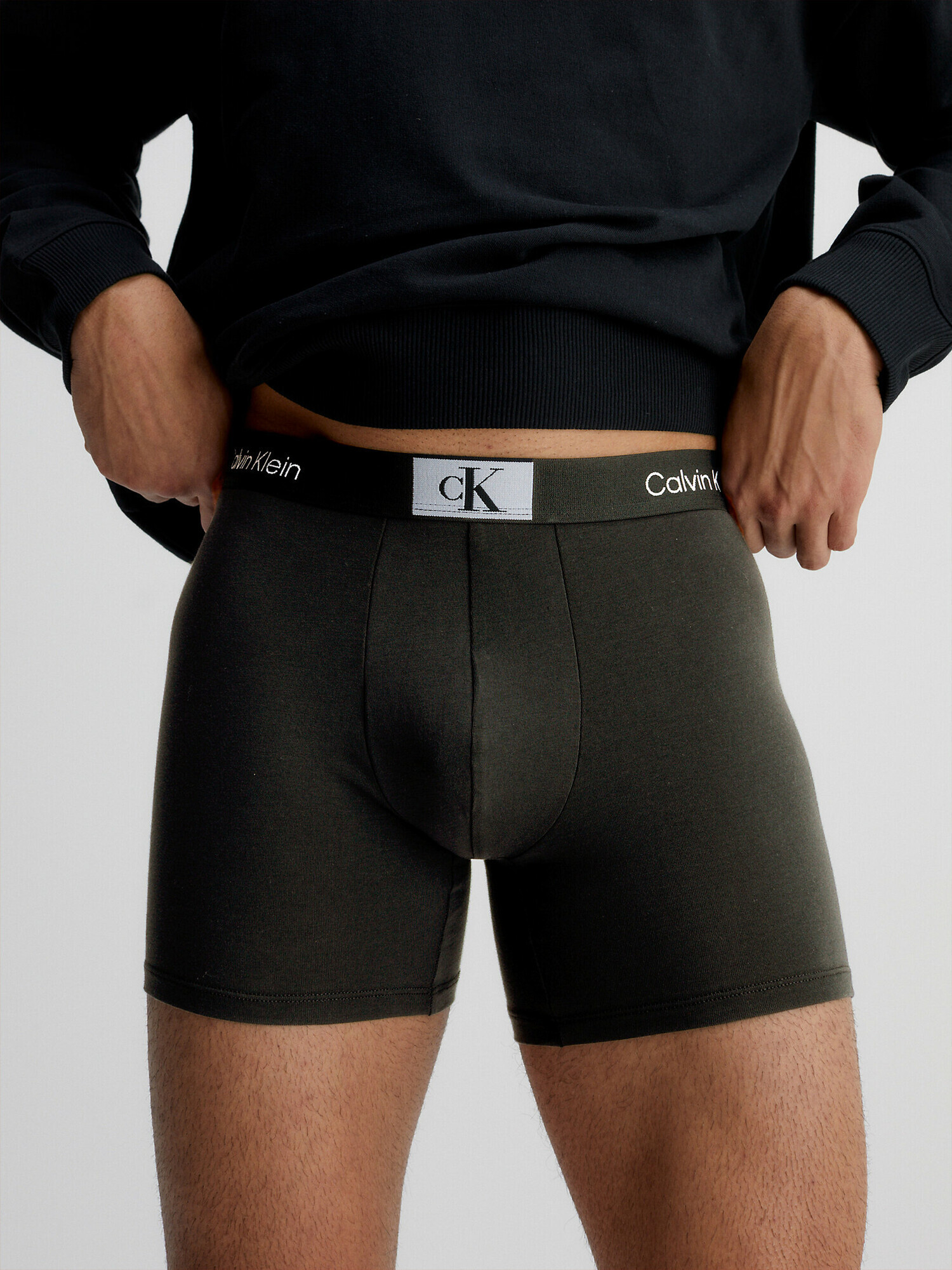 Pánské boxerky Calvin Klein NB3403A UBI s delší nohavičkou černá L