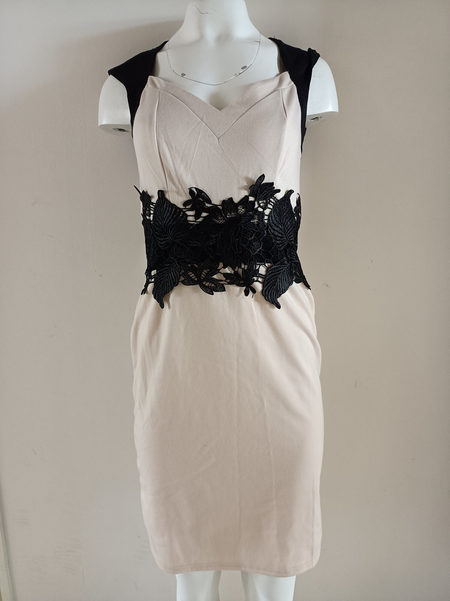 Dámské šaty 18536 černo-béžové - Koucla 40