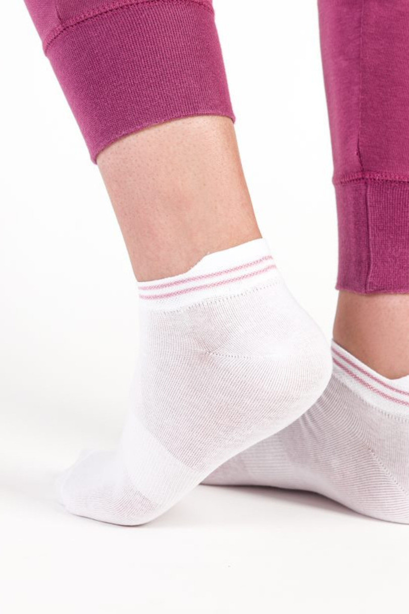Dámské kotníkové ponožky s lurexem 091 bílá/šedá 38-40