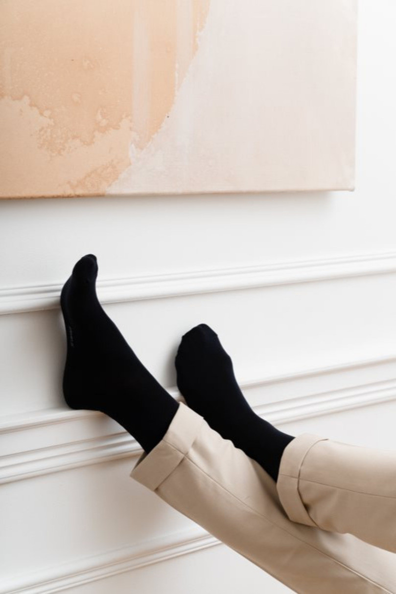 Tenké hladké pánské ponožky k obleku 056 MELANŽOVÁ SVĚTLE ŠEDÁ 42-44