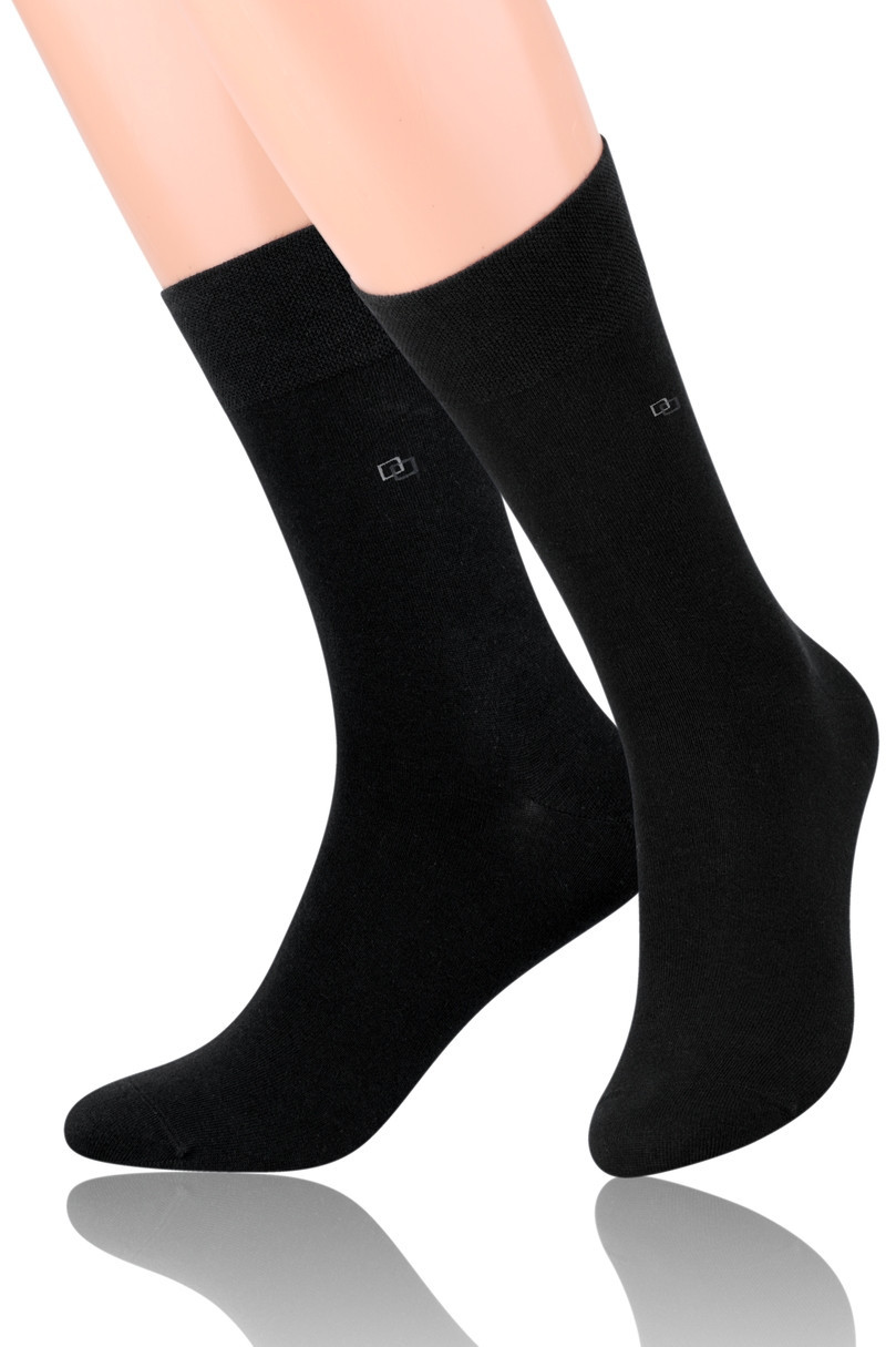 Hladké pánské ponožky s jemným vzorem 056 černá 39-41