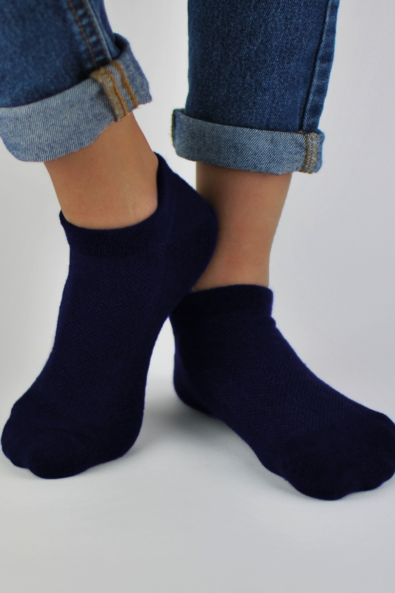 Chlapecké ažurové ponožky SB017 tmavě modrá 31-34