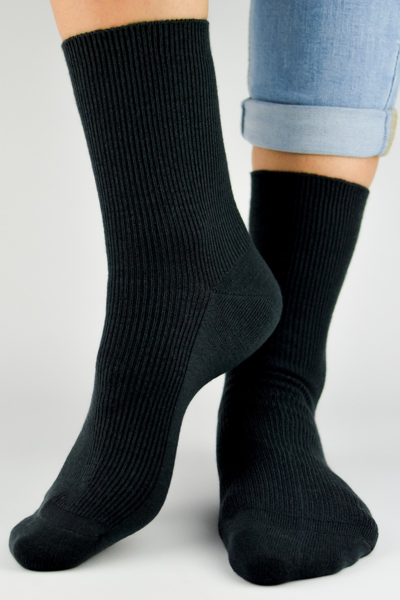 Pánské žebrované ponožky SB030 černá 41-45