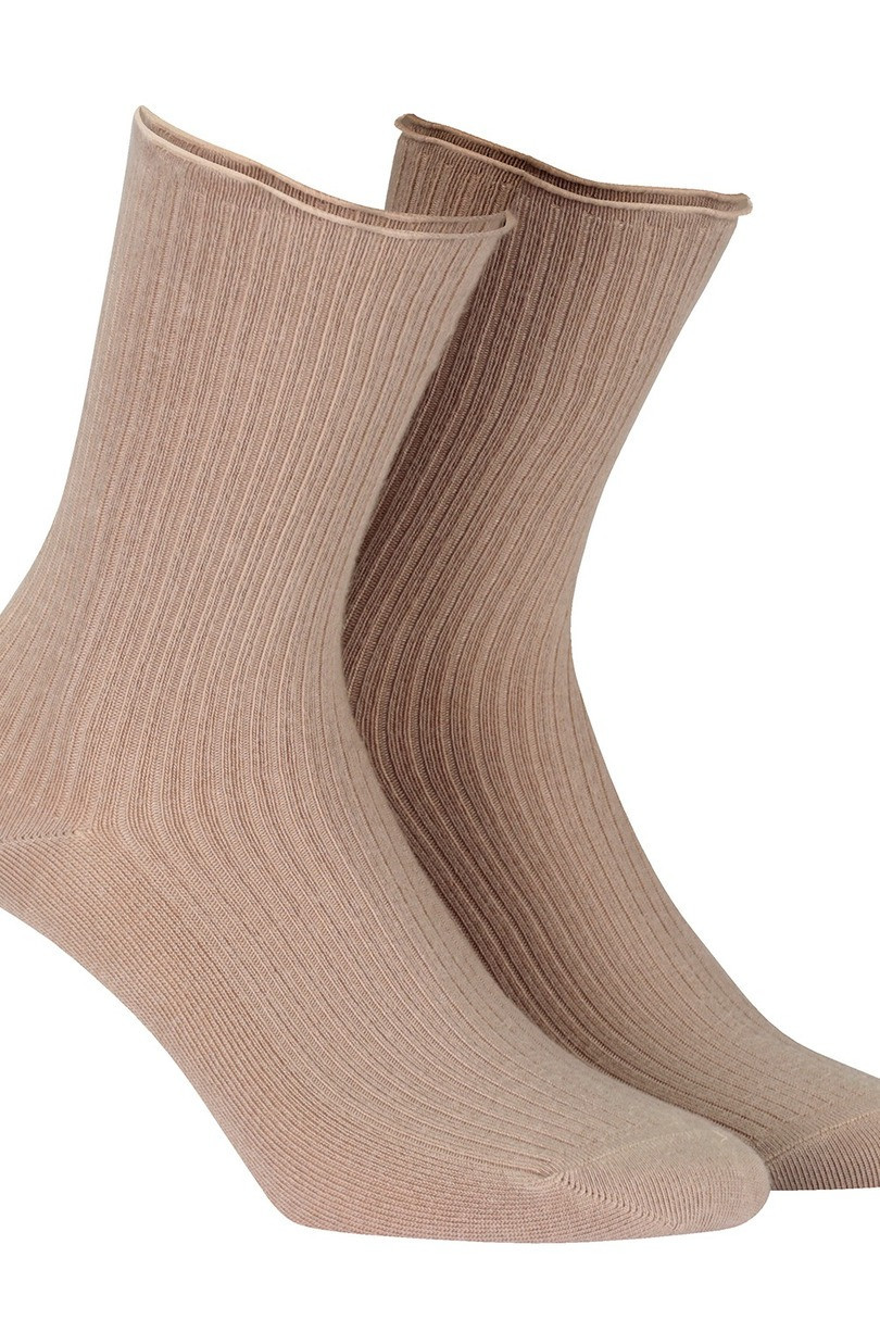 Netlačící dámské žebrované ponožky W.994 béžová UNI