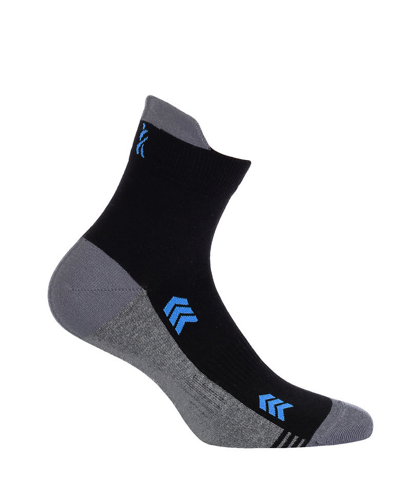 Pánské vzorované kotníkové ponožky černá 39-41