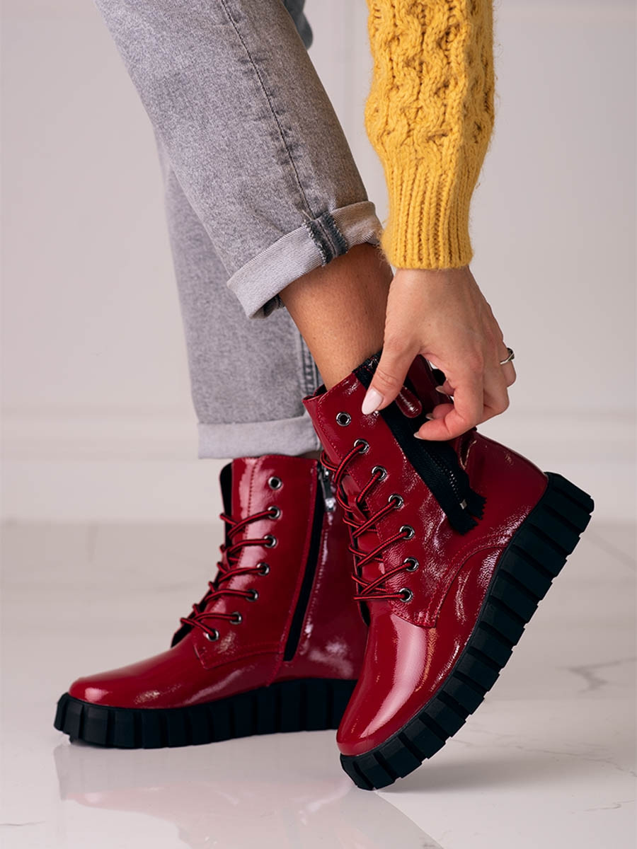 Originální kotníčkové boty dámské červené na plochém podpatku 36