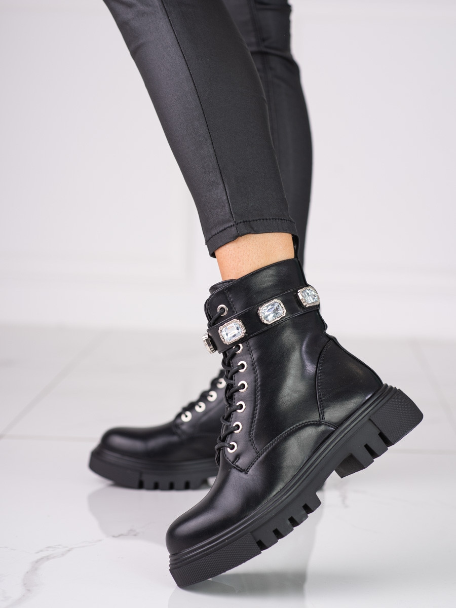 Exkluzívní černé kotníčkové boty dámské na plochém podpatku 36