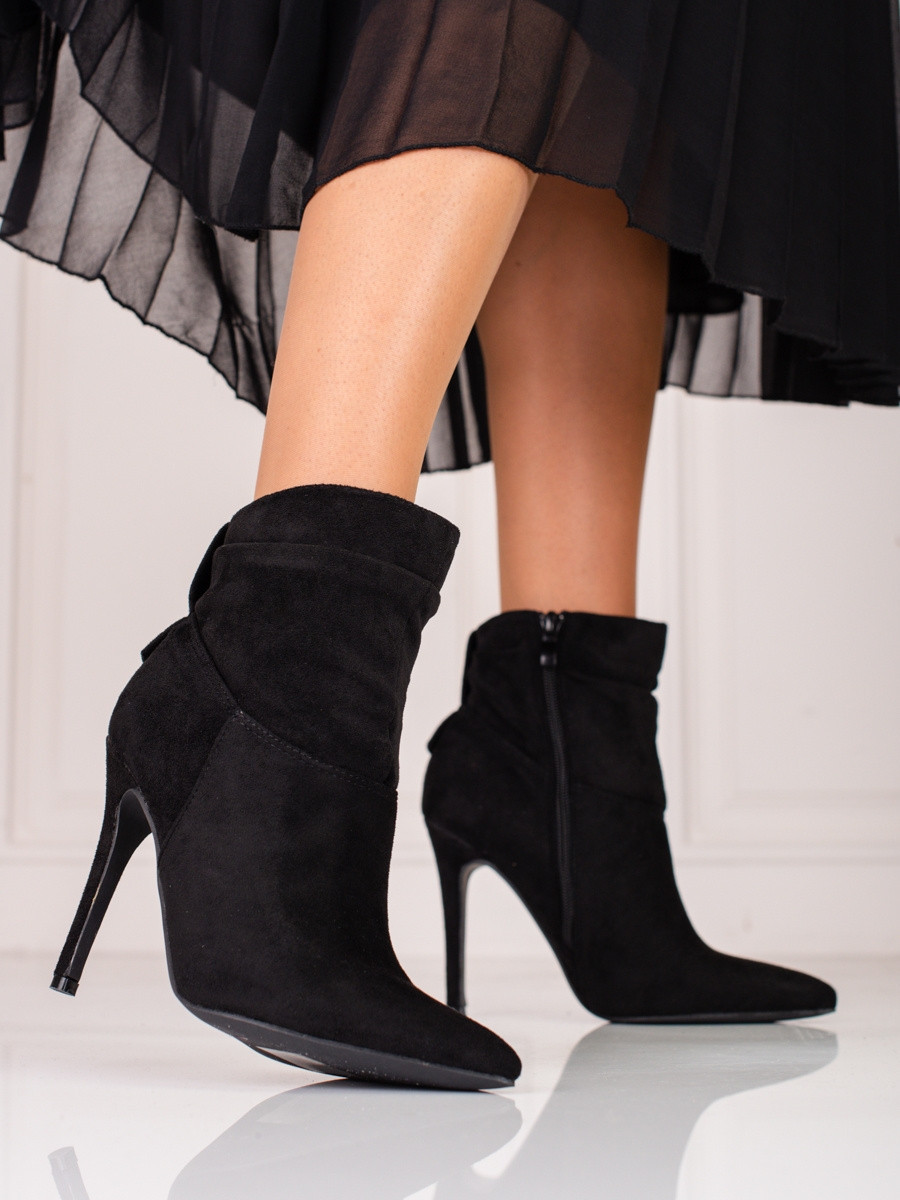 Trendy dámské kotníčkové boty černé na jehlovém podpatku 39