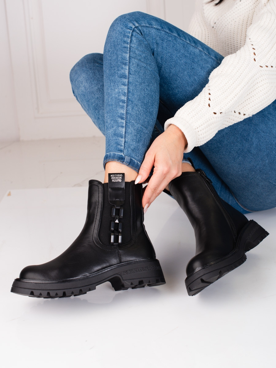 Komfortní kotníčkové boty dámské černé na plochém podpatku 36