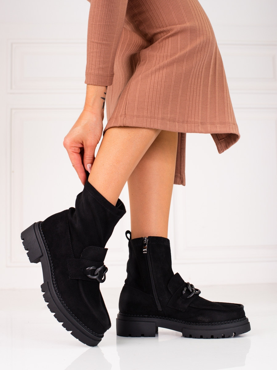 Designové dámské černé kotníčkové boty na plochém podpatku 36