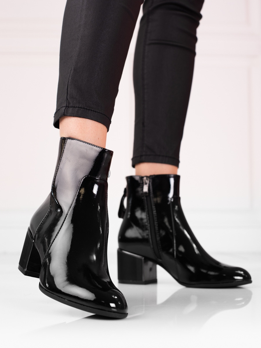 Klasické dámské černé kotníčkové boty na širokém podpatku 37