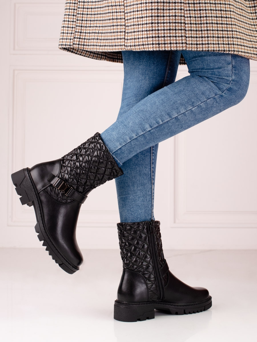 Moderní dámské kotníčkové boty černé na plochém podpatku 36