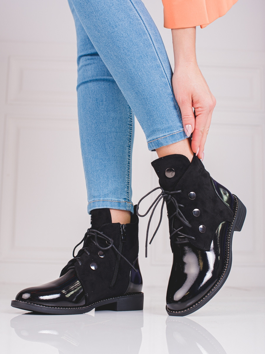 Klasické dámské černé kotníčkové boty na plochém podpatku 36