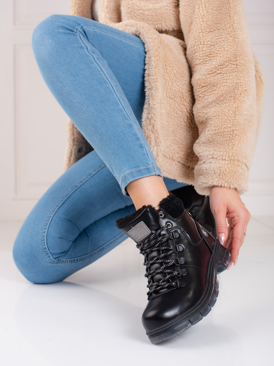 Krásné kotníčkové boty dámské černé na plochém podpatku 36