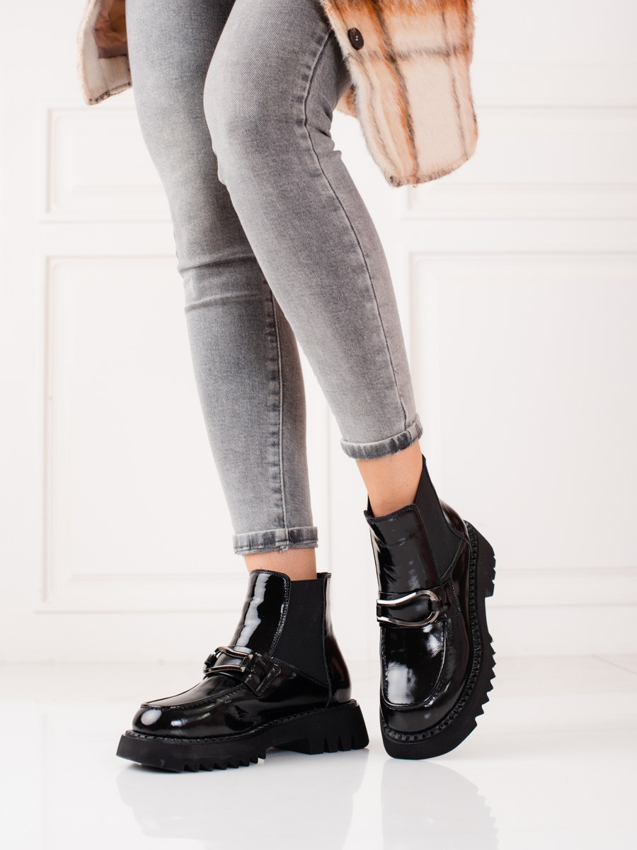 Exkluzívní černé dámské kotníčkové boty na plochém podpatku 39