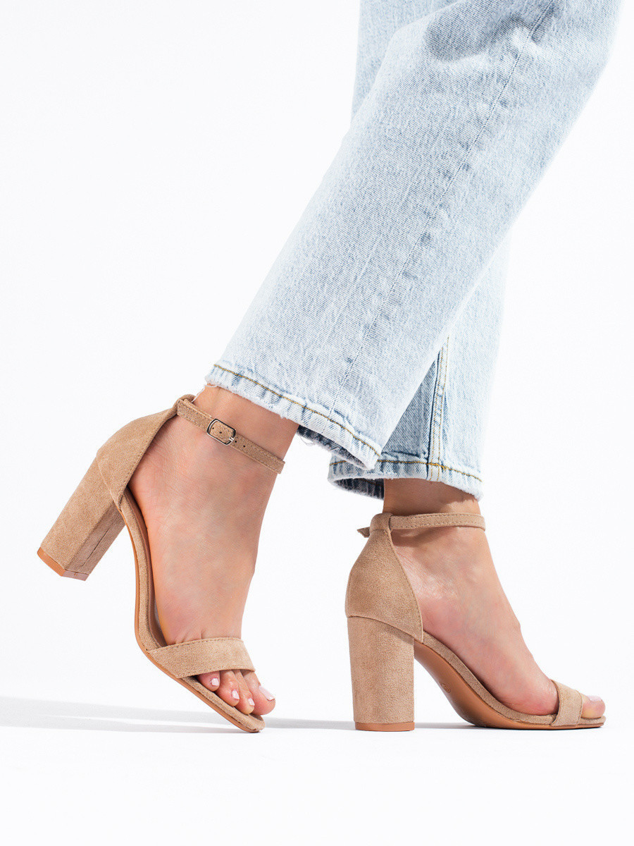Trendy hnědé dámské sandály na širokém podpatku 40