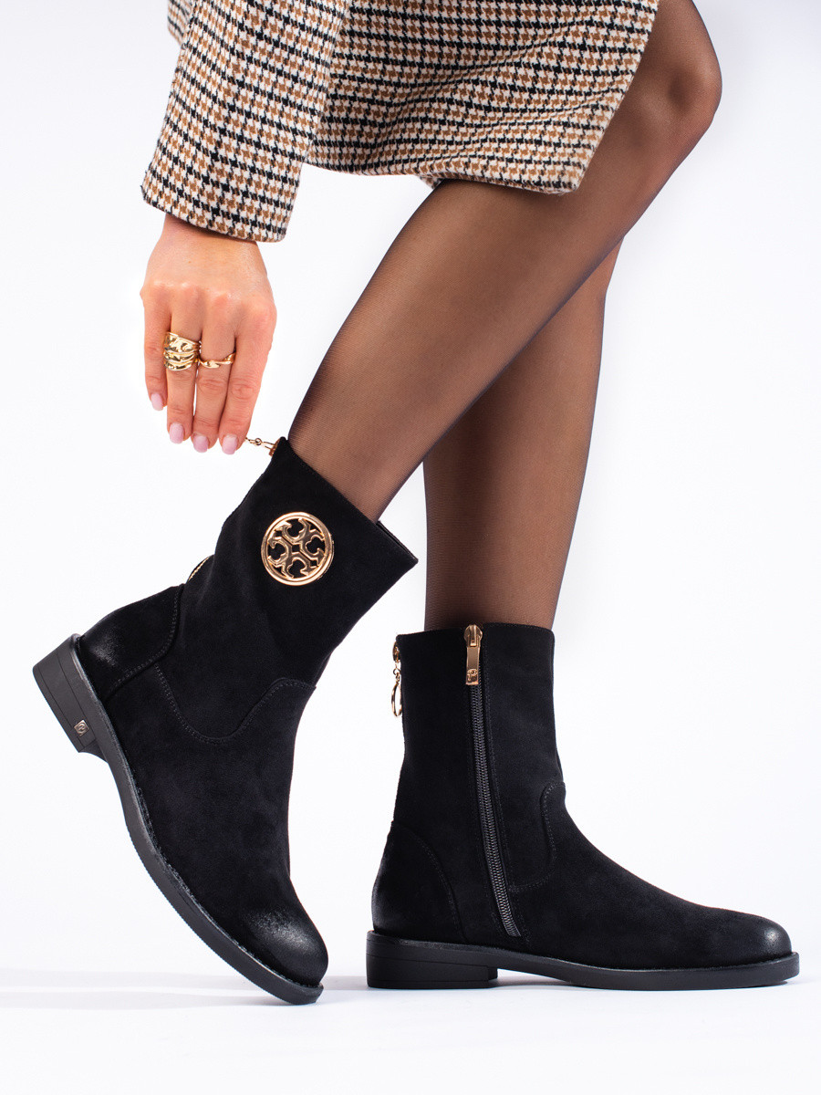Designové černé kotníčkové boty dámské na plochém podpatku 37