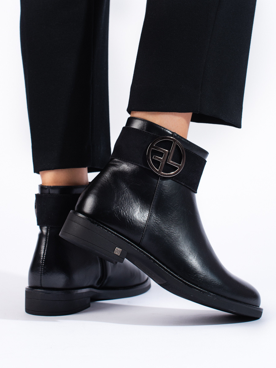 Trendy dámské černé kotníčkové boty na plochém podpatku 40