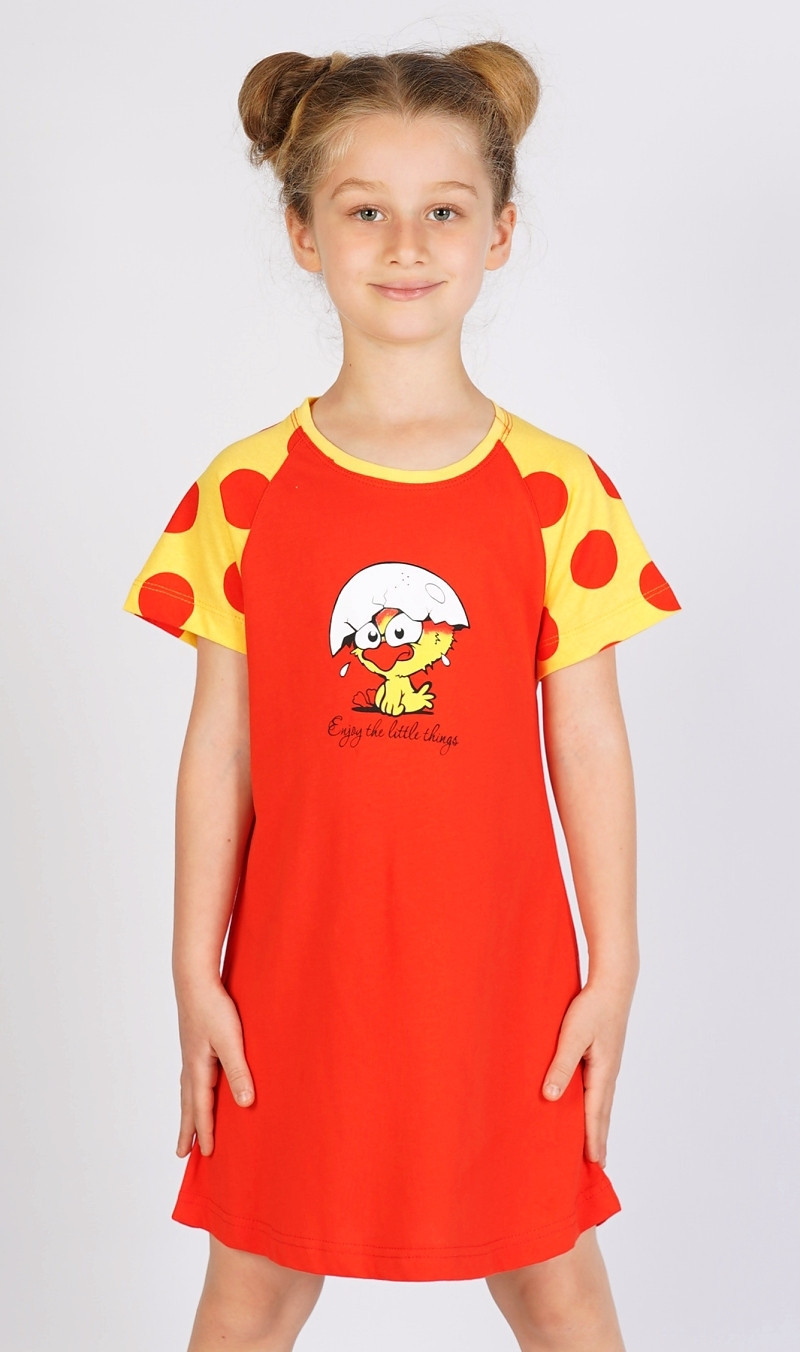 Dětská noční košile s krátkým rukávem Malé kuře žlutá 3 - 4