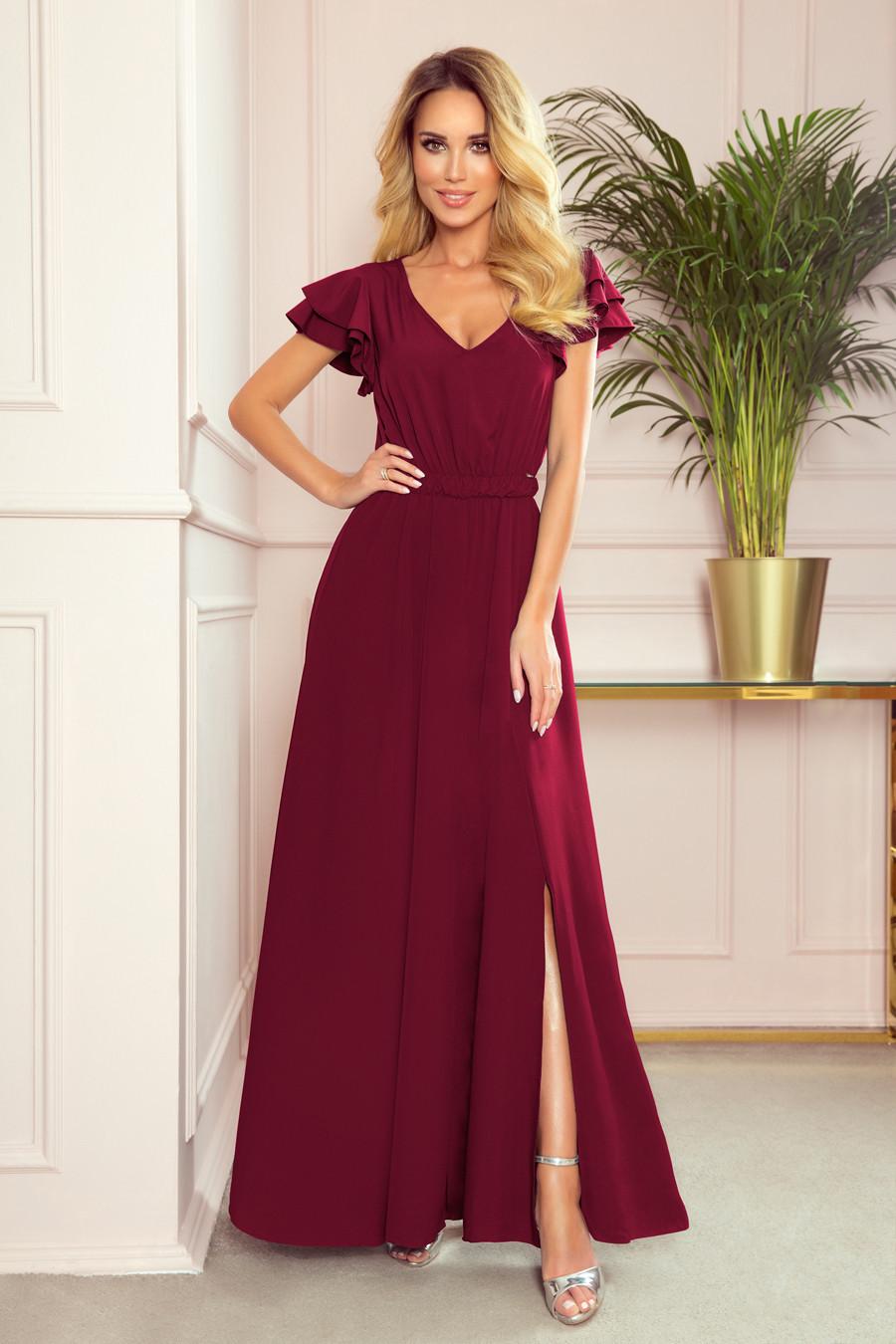 LIDIA - Dlouhé dámské šaty ve vínové bordó barvě s výstřihem a volánky 310-5 XXL