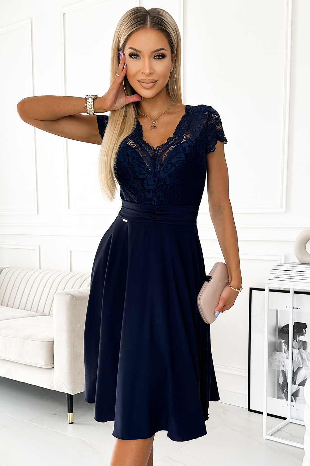 LINDA - Tmavě modré dámské šifonové šaty s krajkovým výstřihem 381-4 S
