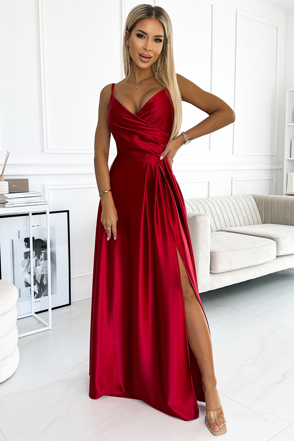 CHIARA - Elegantní červené dlouhé dámské saténové maxi šaty na ramínkách 299-14 XL