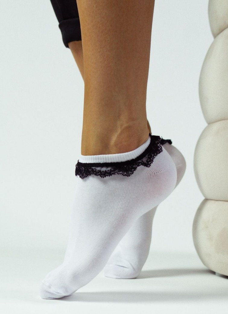 Dámské ponožky s krajkou Milena 941 černá 37-41