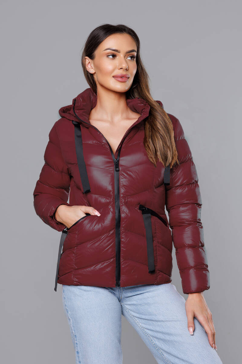 Krátká dámská zimní bunda ve višňové barvě (23066-7) odcienie czerwieni L (40)