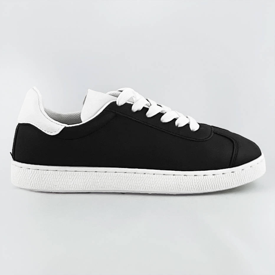 Černo-bílé šněrovací dámské sneakersy (BF-025) odcienie bieli XL (42)