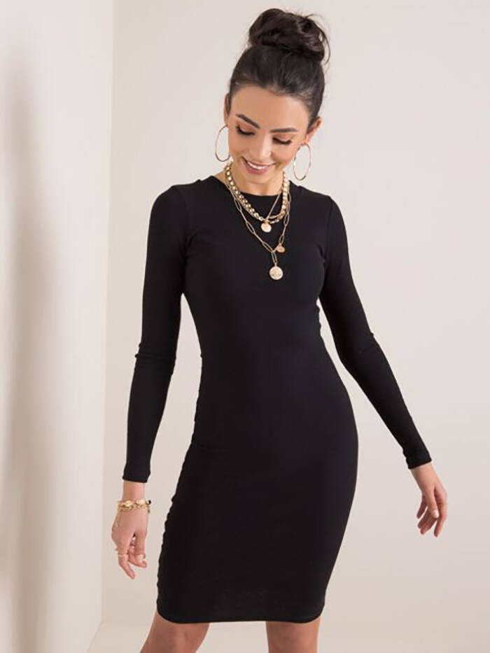 Černé dámské vypasované žebrované šaty s kulatým výstřihem (5131) odcienie czerni S (36)