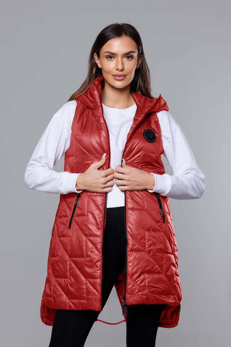 Červená dámská prošívaná vesta (B8238-4) odcienie czerwieni 52
