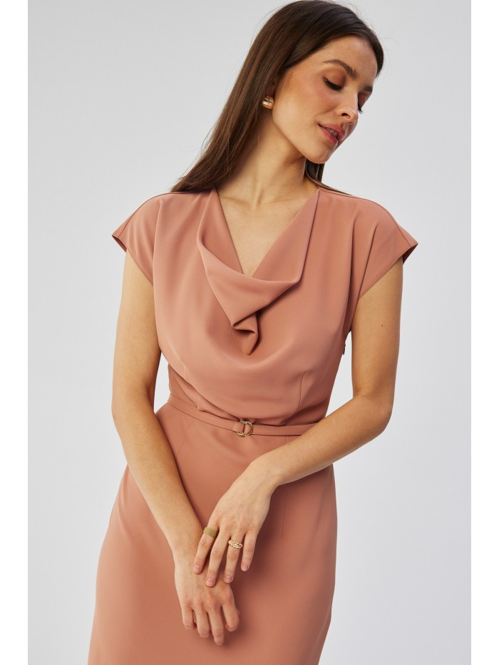 S362 Asymetrické pouzdrové šaty s výstřihem - růžové EU M