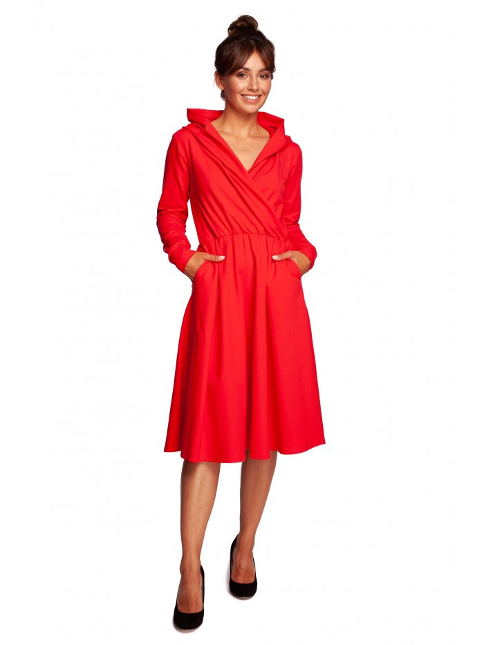 B245 Rozšířené šaty se zavinováním a kapucí - červené EU M