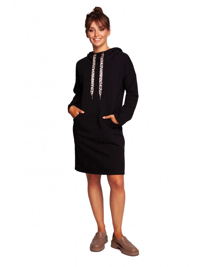 B238 Šaty s vysokým límcem a leopardím vzorem - černé EU XL