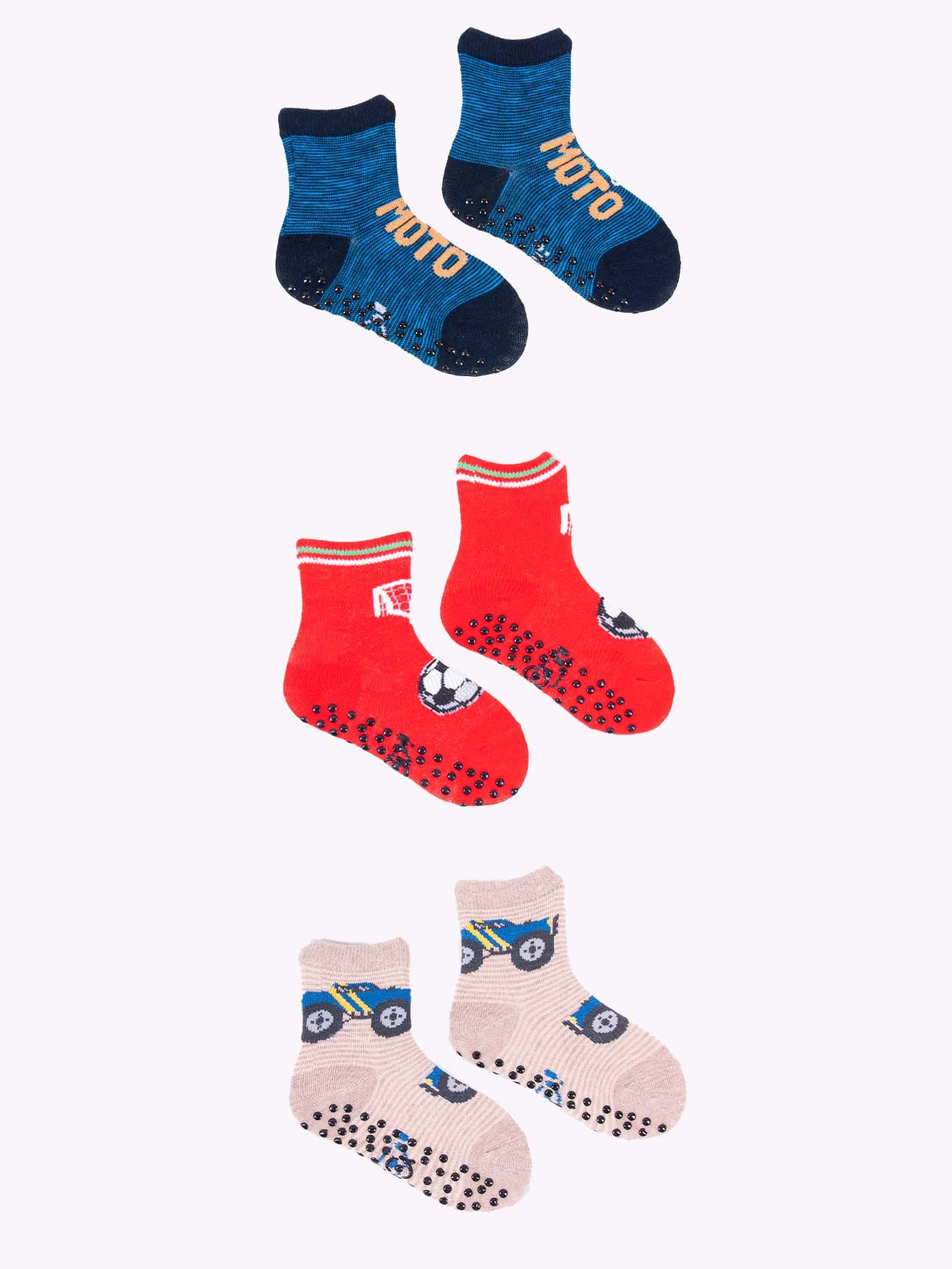 Yoclub Chlapecké bavlněné ponožky proti uklouznutí s ABS vzorem Barvy 3-pack SKA-0109C-AA3A-003 Vícebarevné 17-19