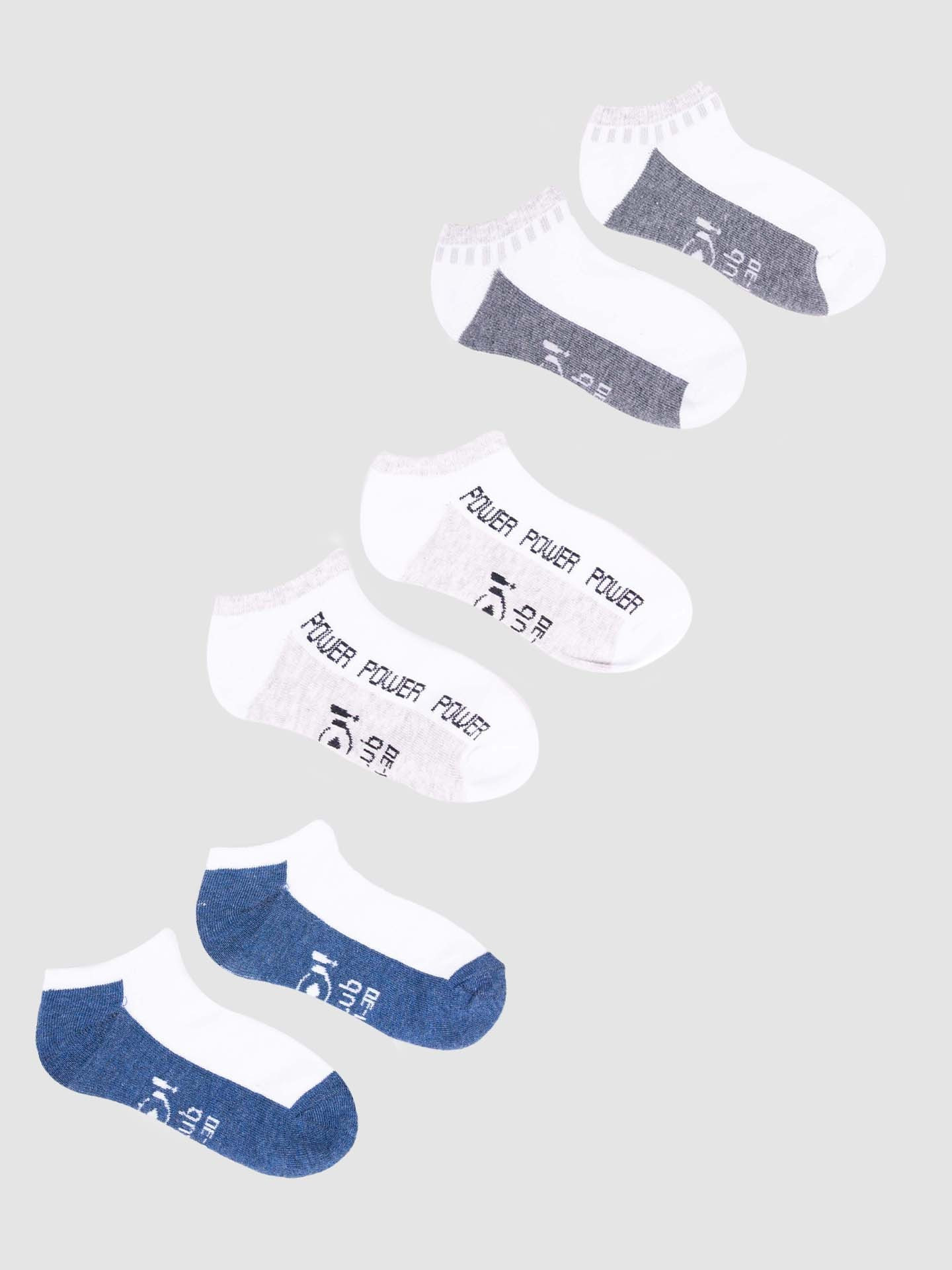 Yoclub Chlapecké kotníkové bavlněné ponožky Vzory Barvy 3-pack SKS-0028C-AA30-002 Vícebarevné 31-34