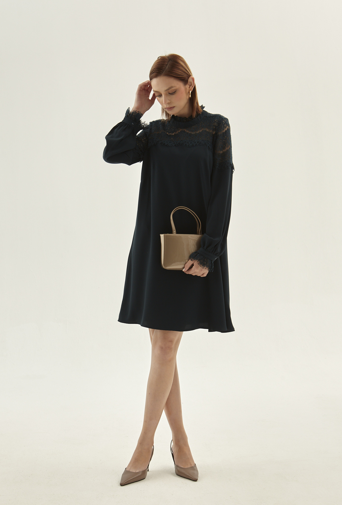 Monnari Šaty Černé šaty s krajkovým panelem Multi Turqoise 38