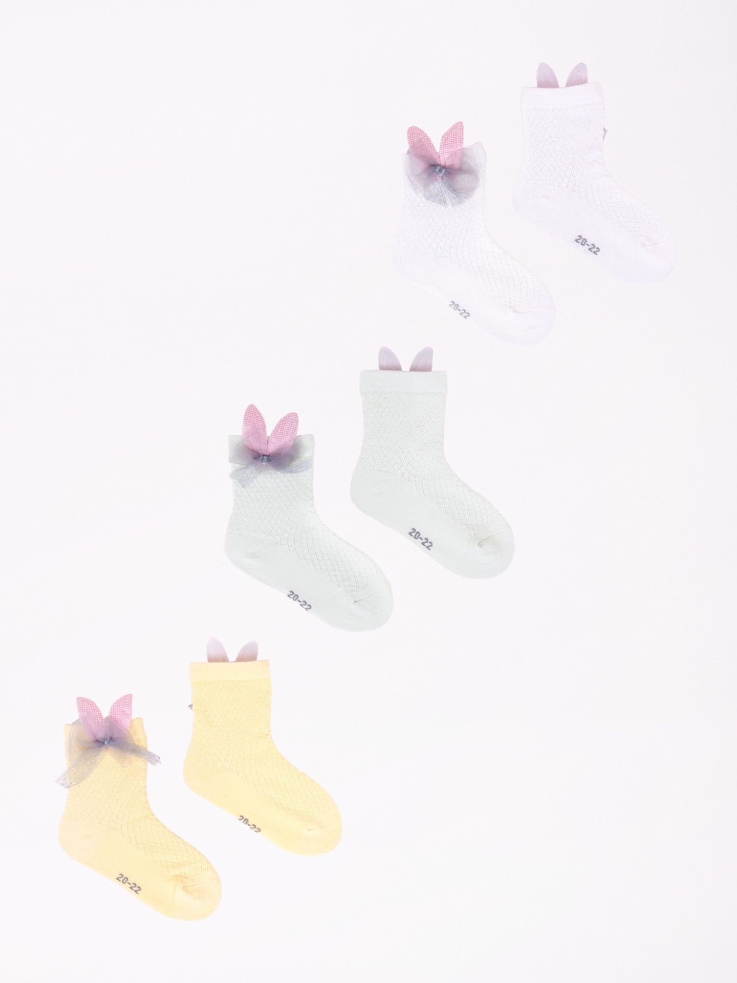 Yoclub Kotníkové ponožky bez vzoru lodiček - 3 balení SKC/3D-AP/3PAK/GIR/001 White 17-19