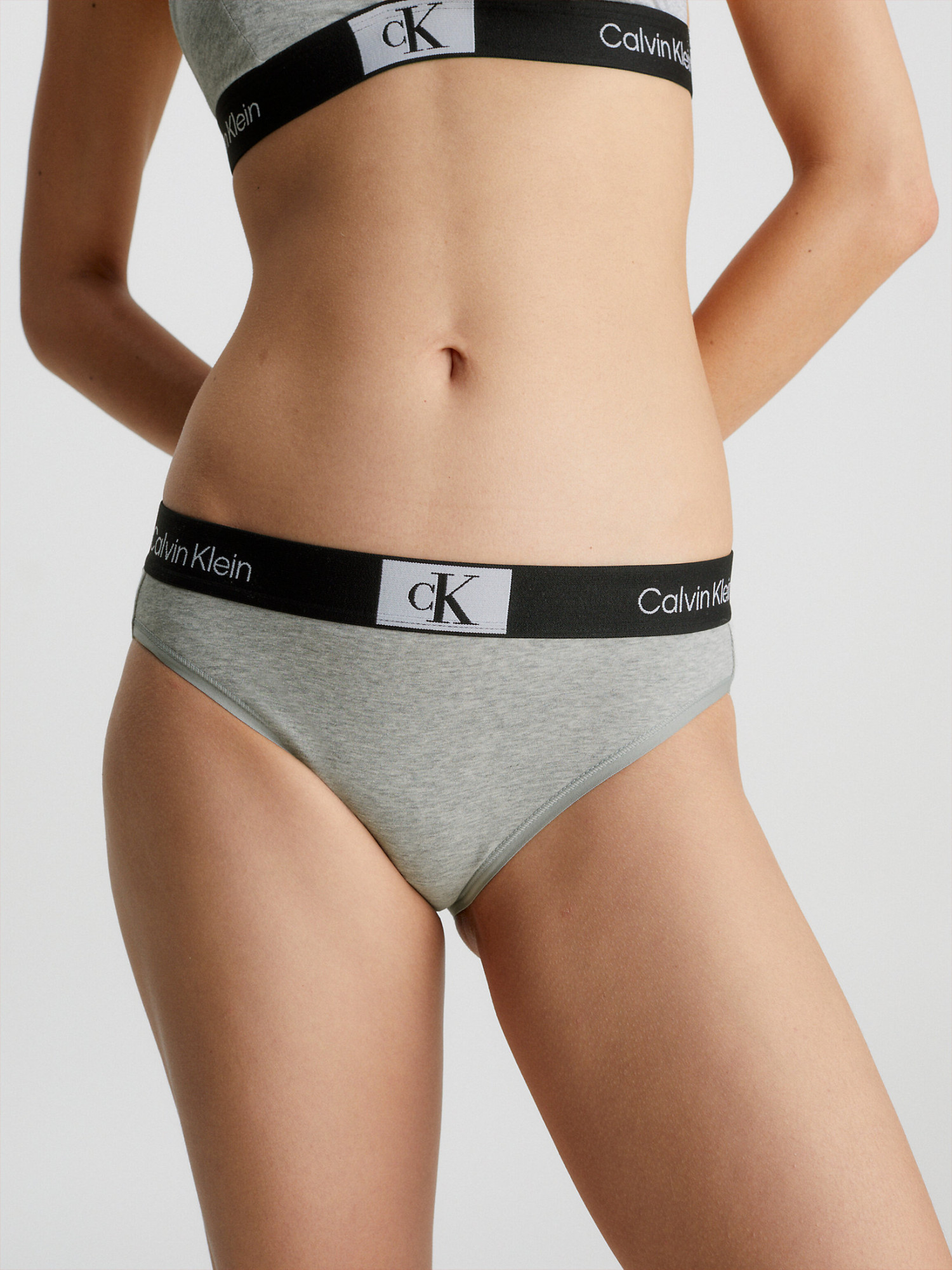 Dámské kalhotky Bikini Briefs CK96 000QF7222EP7A šedá - Calvin Klein XS