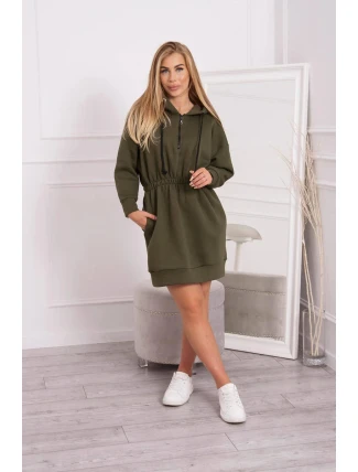 Dámské šaty s kapucí 68470 Khaki zelená - K-Fashion Dámské šaty s kapucí 68470 Khaki zelená - K-Fashion