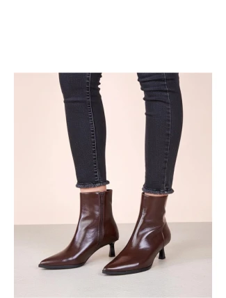 Boty na podpatku model 222369 Solea Boty na podpatku model 222369 Solea