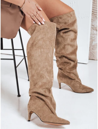 Dámské kozačky s pomačkaným svrškem z béžového semiše FashionStreet ZY1100