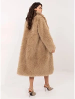 Tmavě béžový dlouhý dámský kabát z umělé kožešiny Goodlookin (G230132) Tmavě béžový dlouhý dámský kabát z umělé kožešiny Goodlookin (G230132)