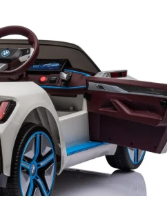 LICENCOVANÝ VŮZ BMW i4 BÍLÝ