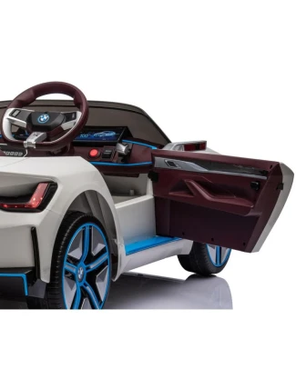 LICENCOVANÝ VŮZ BMW i4 BÍLÝ LICENCOVANÝ VŮZ BMW i4 BÍLÝ