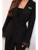 Dámská sako s páskem a krajkovým zakončením rukávů černá Dámská sako s páskem a krajkovým zakončením rukávů černá