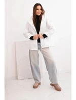 Dámská jarní prošívaná bunda s kapucí a zipem bílá