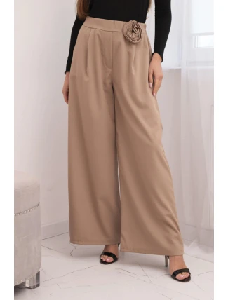 Dámské elegantní kalhoty s širokou nohavicí a ozdobným květem fango Dámské elegantní kalhoty s širokou nohavicí a ozdobným květem fango