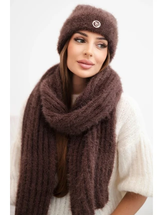 Dámský komplet čepice a dlouhý šátek z měkké příze hnědý Dámský komplet čepice a dlouhý šátek z měkké příze hnědý